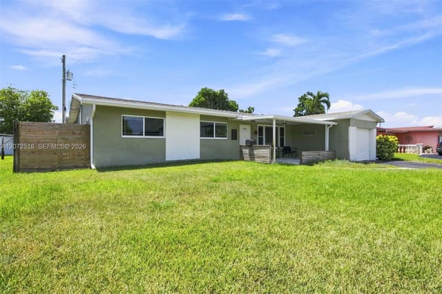 7640 NW 8th St, Pembroke Pines FL 33024 - Pembroke Pines, FL - Photo 2