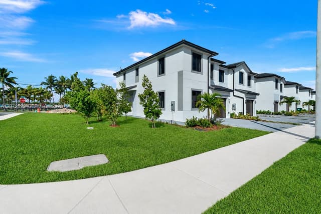 34520 SW 191st Ct, Homestead FL 33034 - Homestead, FL - Photo 2