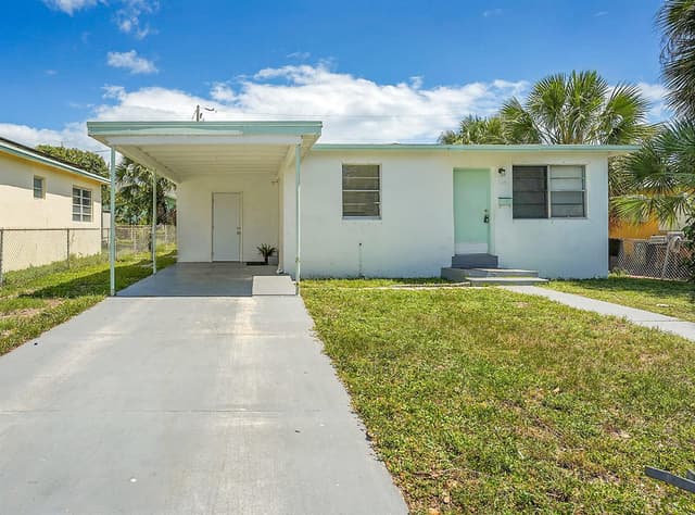 1208 W 32ND Street, Riviera Beach FL 33404 - Riviera Beach, FL - Photo 2