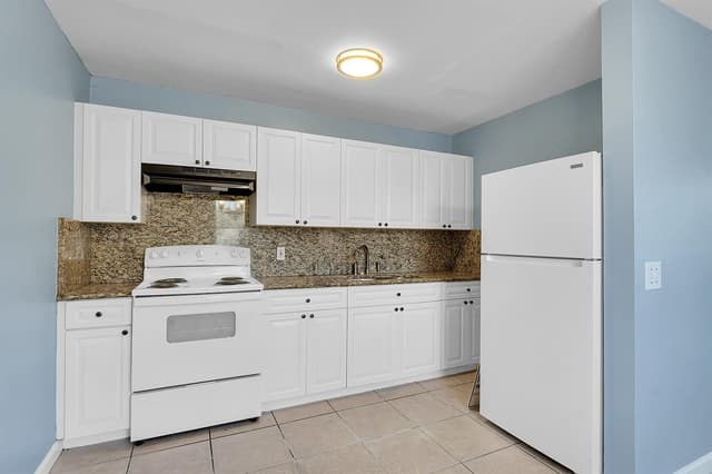 1208 W 32ND Street, Riviera Beach FL 33404 - Riviera Beach, FL - Photo 3