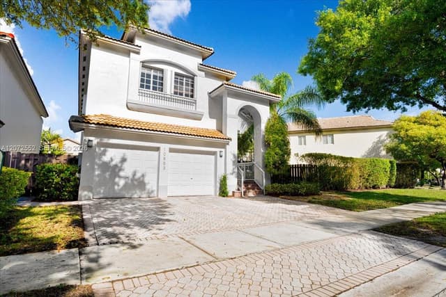 10853 NW 71st St, Doral FL 33178 - Doral, FL - Photo 4