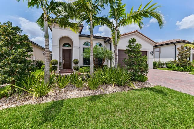 8047 JUNIPER Drive, Parkland FL 33067 - Parkland, FL - Photo 2