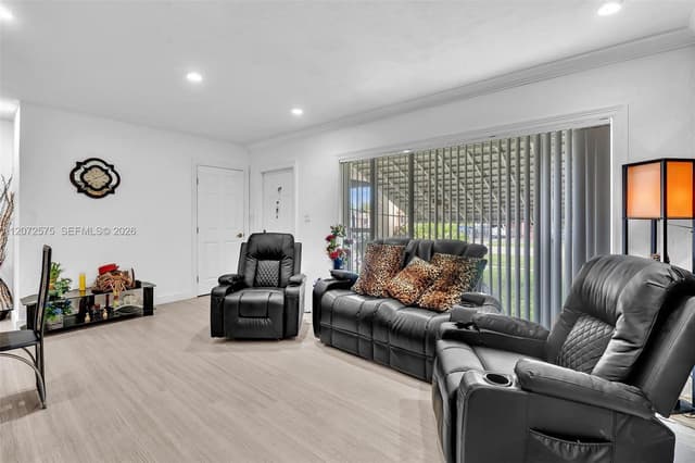 340 W 55th St, Hialeah FL 33012 - Hialeah, FL - Photo 6
