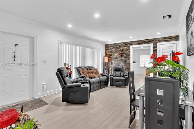 340 W 55th St, Hialeah FL 33012 - Hialeah, FL - Photo 5