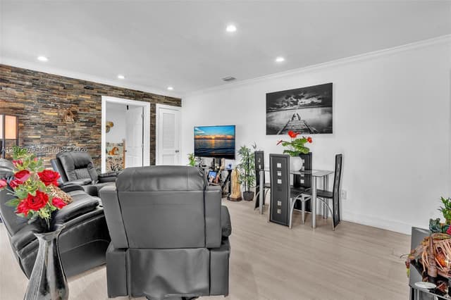 340 W 55th St, Hialeah FL 33012 - Hialeah, FL - Photo 4