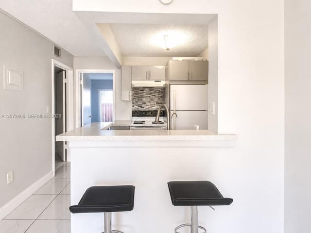 7155 Miami Lakes Dr # P4, Miami Lakes FL 33014 - Miami Lakes, FL - Photo 5