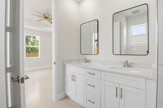 4383 Marilyn Drive, FL 33461 - Photo 3
