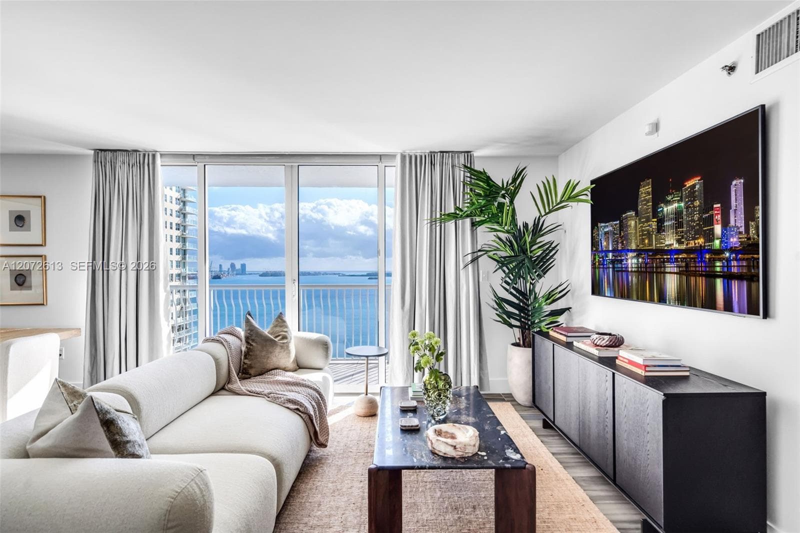 1200 Brickell Bay Dr # 2501, Miami FL 33131 - Miami, FL - Photo 1
