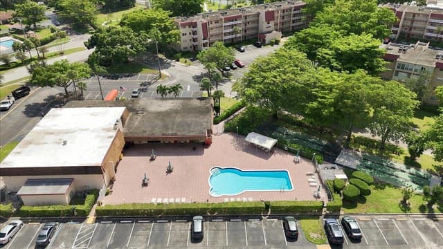 1050 COUNTRY CLUB Drive # 306, Margate FL 33063 - Margate, FL - Photo 6