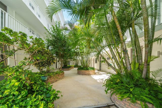 1670 Bay Rd # 4B, Miami Beach FL 33139 - Miami Beach, FL - Photo 2