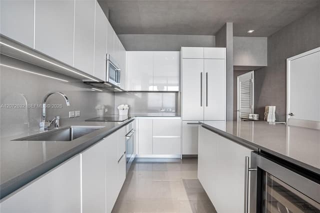 88 SW 7th St # 4006, Miami FL 33130 - Miami, FL - Photo 5