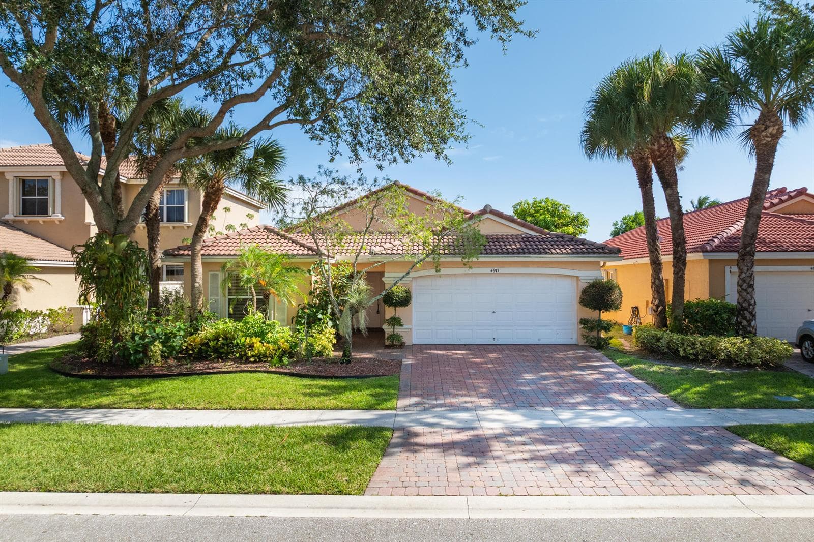 4977 Victoria Circle, West Palm Beach FL 33409 - West Palm Beach, FL - Photo 1