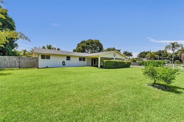 10880 SW 25th St, Davie FL 33324 - Davie, FL - Photo 7