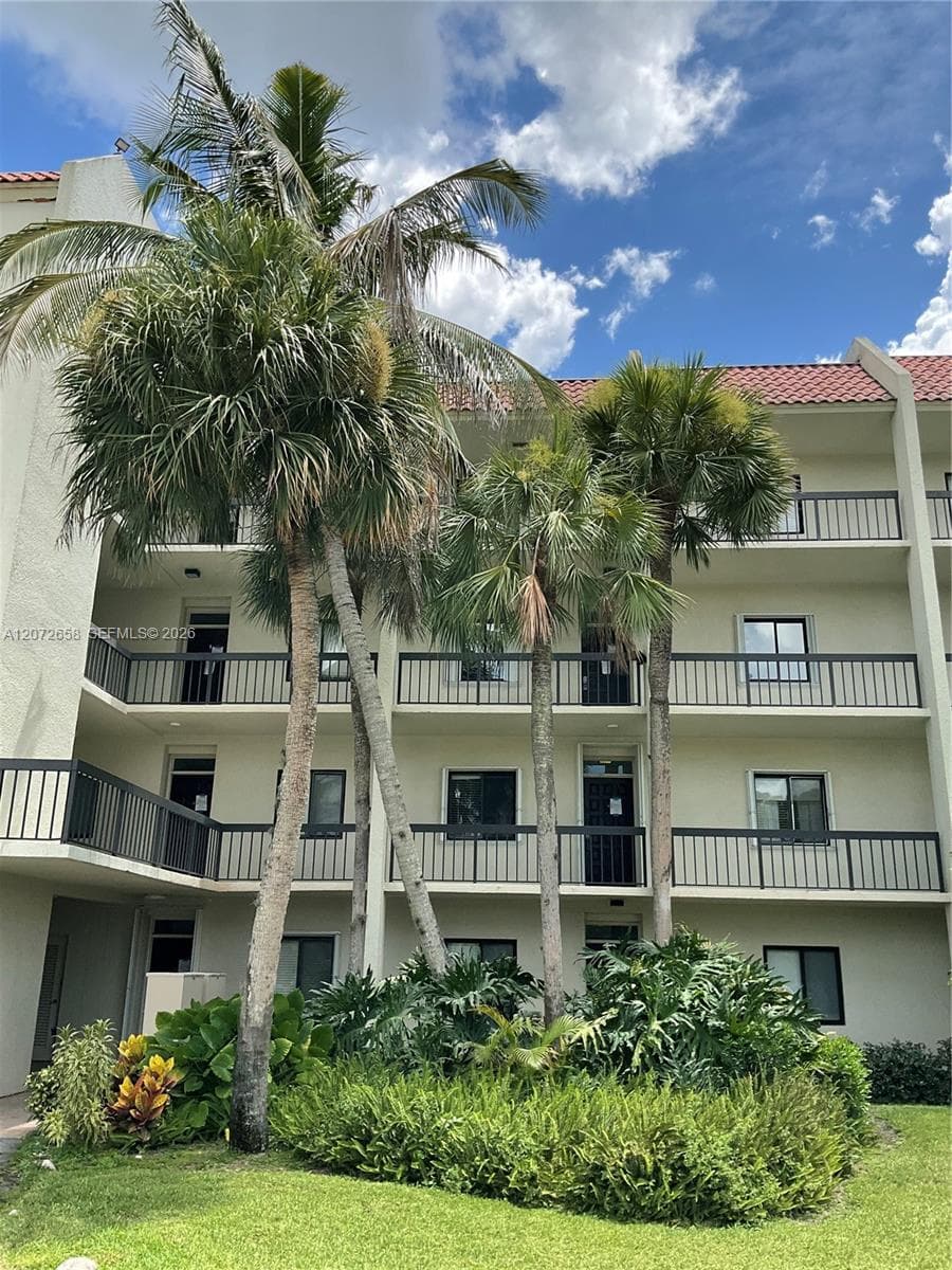 3050 Presidential Way # 403, West Palm Beach FL 33401 - West Palm Beach, FL - Photo 1