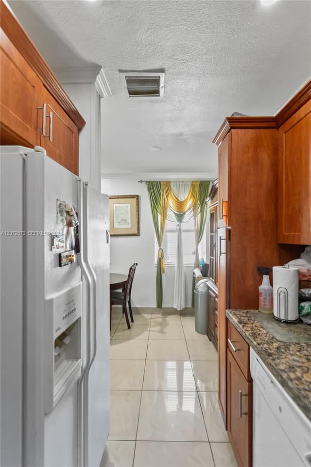 4751 SW 31st Dr, West Park FL 33023 - West Park, FL - Photo 4
