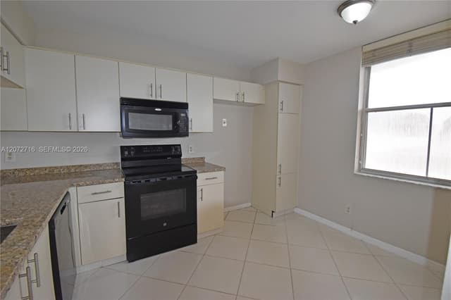 10414 NW 24th Pl # 405, Sunrise FL 33322 - Sunrise, FL - Photo 3