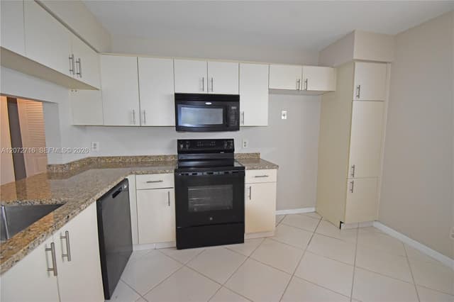 10414 NW 24th Pl # 405, Sunrise FL 33322 - Sunrise, FL - Photo 4