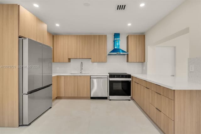 1514 NE 176th St, North Miami Beach FL 33162 - North Miami Beach, FL - Photo 2