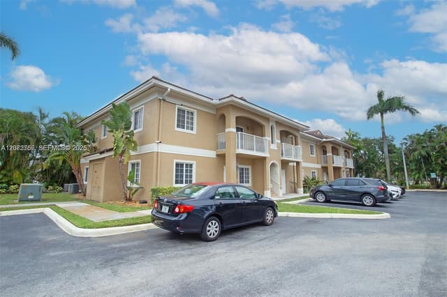 911 Hillcrest Ct # 7, Hollywood FL 33021 - Hollywood, FL - Photo 3