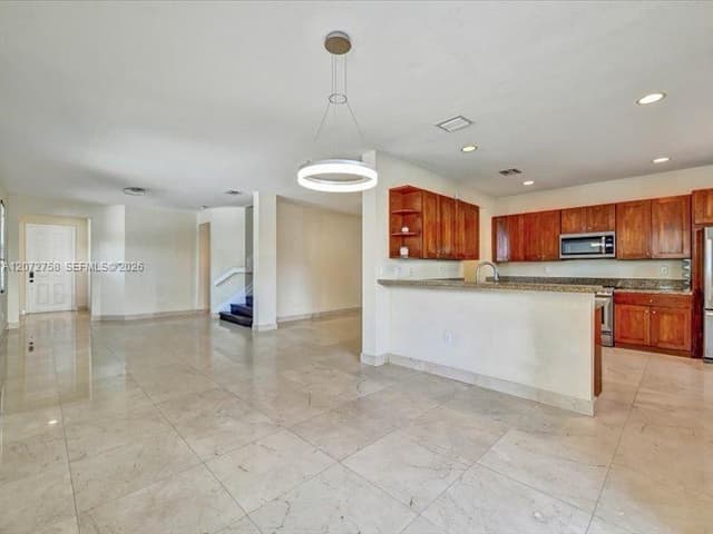 7490 NW 115th Ct, Doral FL 33178 - Doral, FL - Photo 2