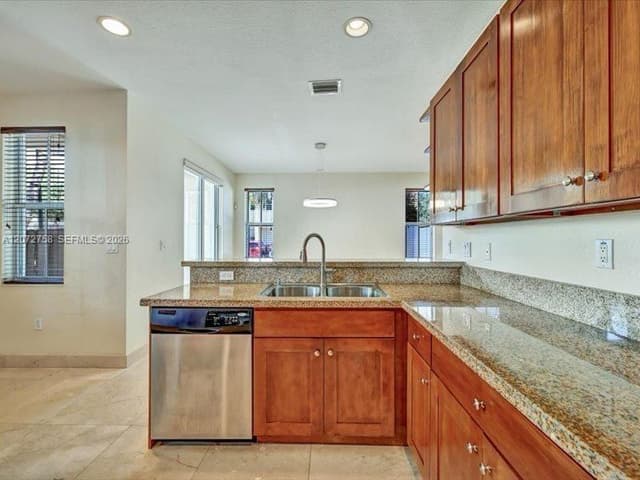 7490 NW 115th Ct, Doral FL 33178 - Doral, FL - Photo 3