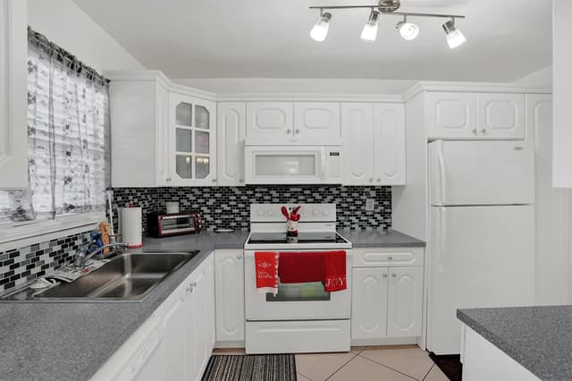 7980 N FRENCH Drive # 202, Pembroke Pines FL 33024 - Pembroke Pines, FL - Photo 6