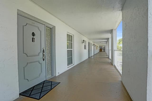 7980 N FRENCH Drive # 202, Pembroke Pines FL 33024 - Pembroke Pines, FL - Photo 3