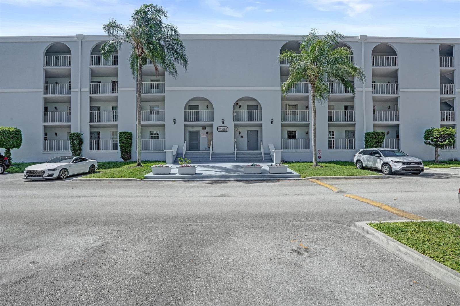 7980 N FRENCH Drive # 202, Pembroke Pines FL 33024 - Pembroke Pines, FL - Photo 1