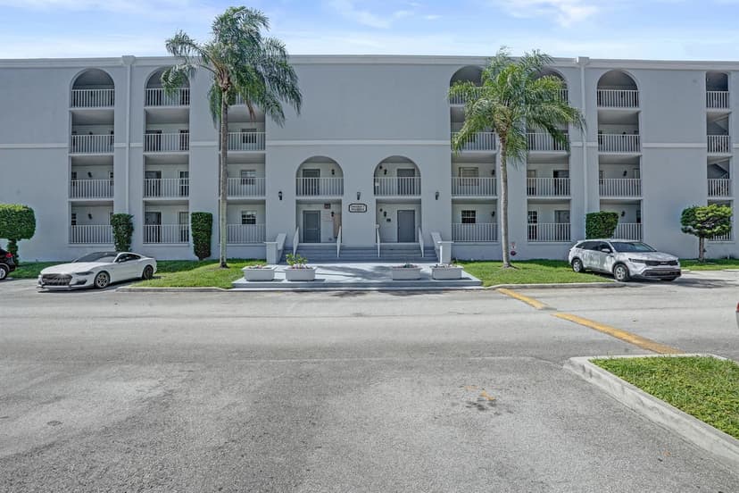 7980 N FRENCH Drive # 202, Pembroke Pines FL 33024