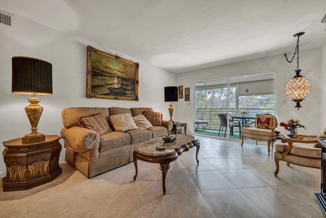 2202 LUCAYA Bend # C3, Coconut Creek FL 33066 - Coconut Creek, FL - Photo 3
