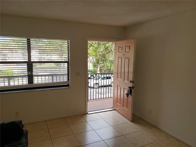 3273 NW 102nd Ter # 3273, Coral Springs FL 33065 - Coral Springs, FL - Photo 3