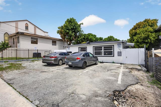 709 13TH Street, West Palm Beach FL 33401 - West Palm Beach, FL - Photo 3
