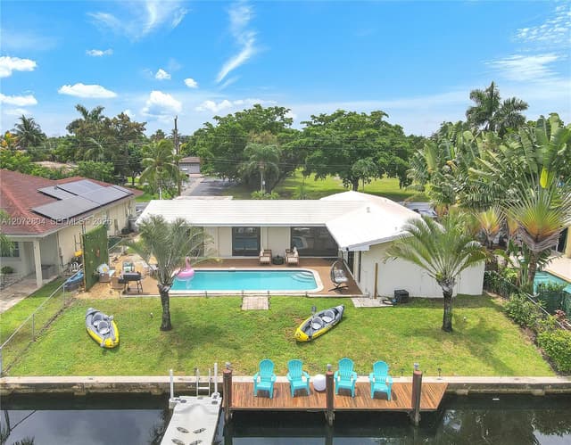 151 SE 9th Ct, Pompano Beach FL 33060 - Pompano Beach, FL - Photo 2
