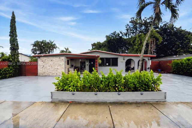 2616 NE 6th Ave, Wilton Manors FL 33334 - Wilton Manors, FL - Photo 2