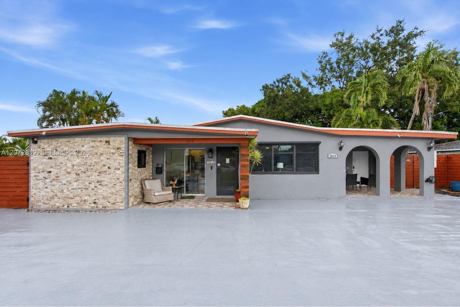 2616 NE 6th Ave, Wilton Manors FL 33334