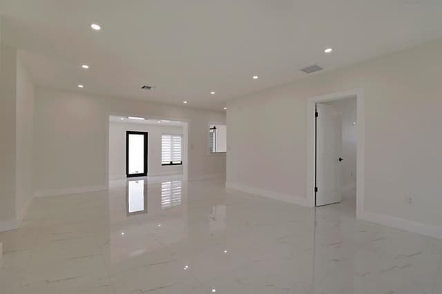 421 FONTANA Drive, Palm Springs FL 33461 - Palm Springs, FL - Photo 2