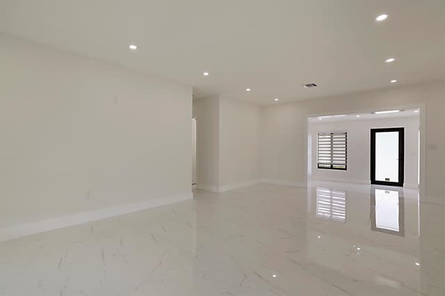 421 FONTANA Drive, Palm Springs FL 33461 - Palm Springs, FL - Photo 3