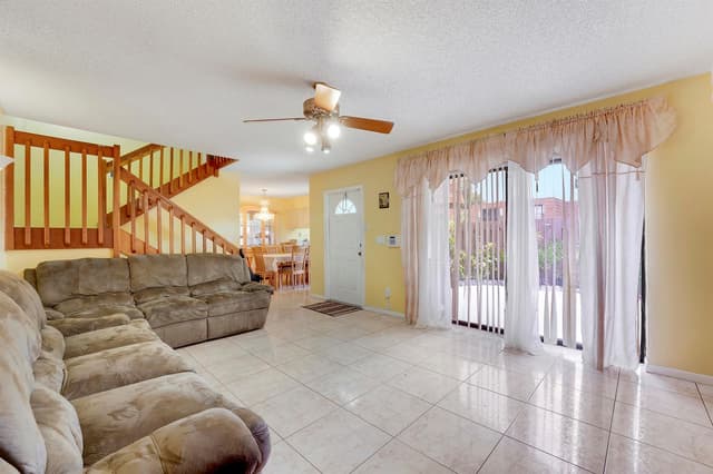 8389 N Coral Circle, North Lauderdale FL 33068 - North Lauderdale, FL - Photo 2