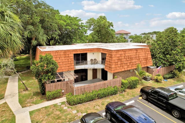 8389 N Coral Circle, North Lauderdale FL 33068 - North Lauderdale, FL - Photo 7
