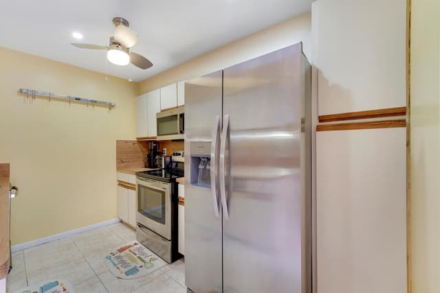 8389 N Coral Circle, North Lauderdale FL 33068 - North Lauderdale, FL - Photo 4