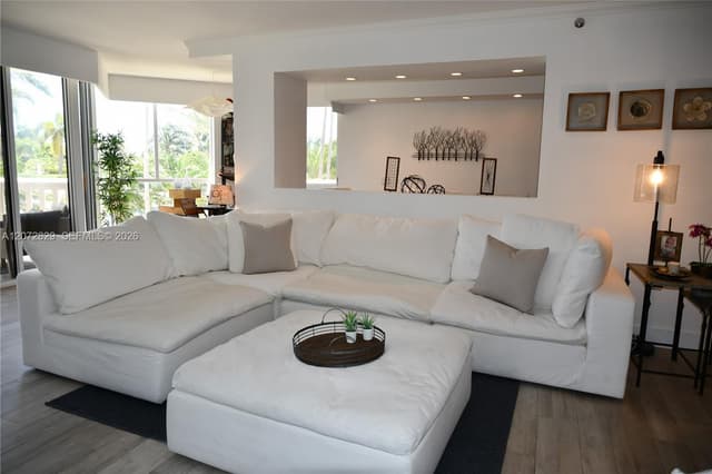 1000 E Island Blvd # 303, Aventura FL 33160 - Aventura, FL - Photo 7