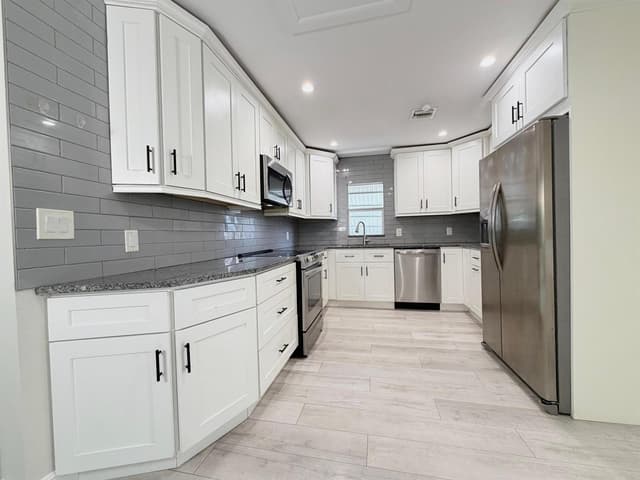 528 N J Street, FL 33460 - Photo 6