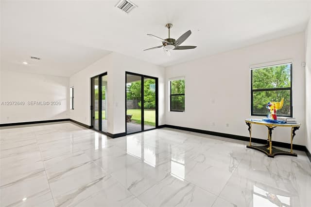 8875 NW 161st Ter, Miami Lakes FL 33018 - Miami Lakes, FL - Photo 6
