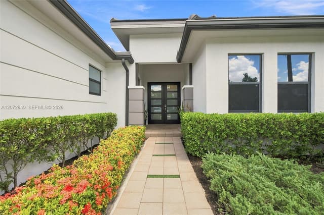 8875 NW 161st Ter, Miami Lakes FL 33018 - Miami Lakes, FL - Photo 3