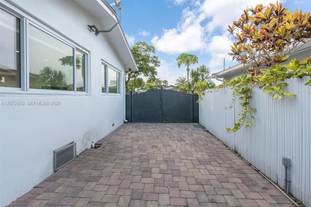 5330 SW 7th St, Miami FL 33134 - Miami, FL - Photo 4