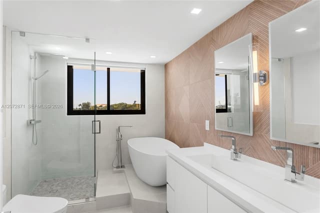1000 Venetian Way, Miami FL 33139 - Miami, FL - Photo 7