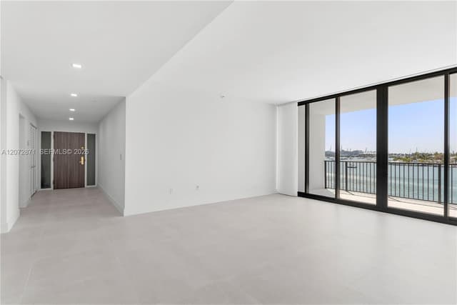 1000 Venetian Way, Miami FL 33139 - Miami, FL - Photo 3