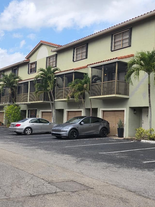 9872 Hammocks Blvd # 51, Miami FL 33196 - Miami, FL - Photo 2