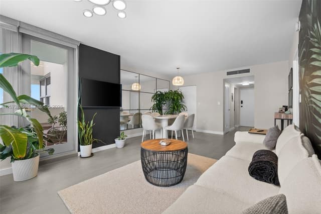 2899 Collins Ave # 1624, Miami Beach FL 33140 - Miami Beach, FL - Photo 4