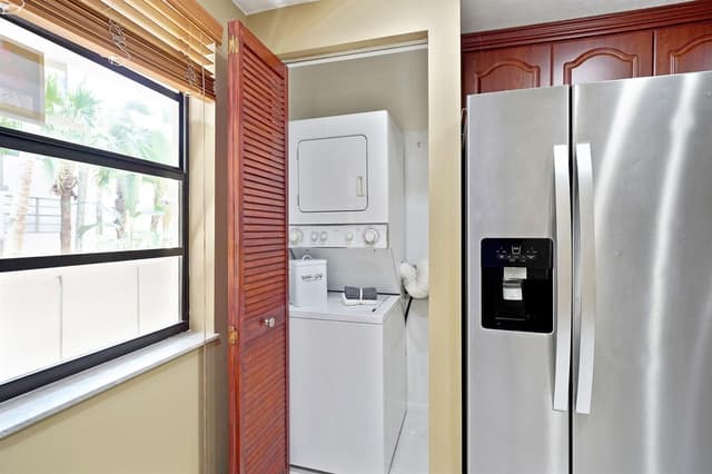 901 Colony Point Circle # 207, Pembroke Pines FL 33026 - Pembroke Pines, FL - Photo 6